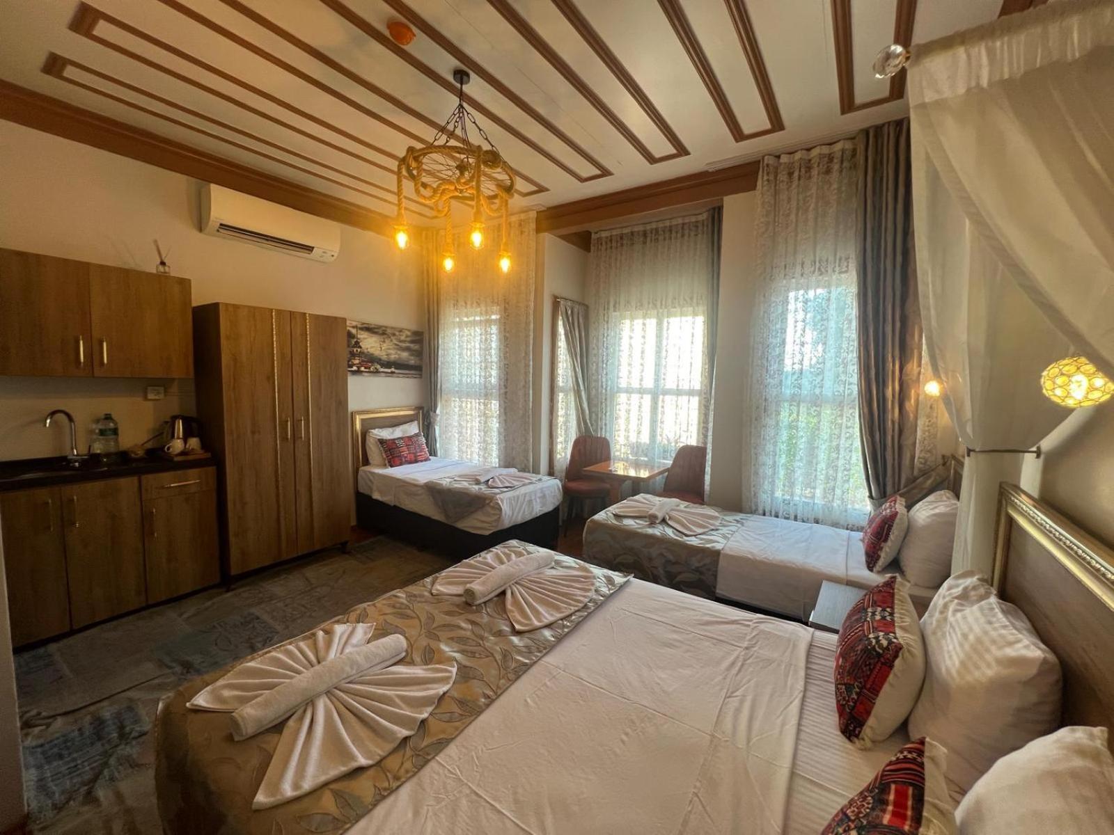 April Story Aparthotel