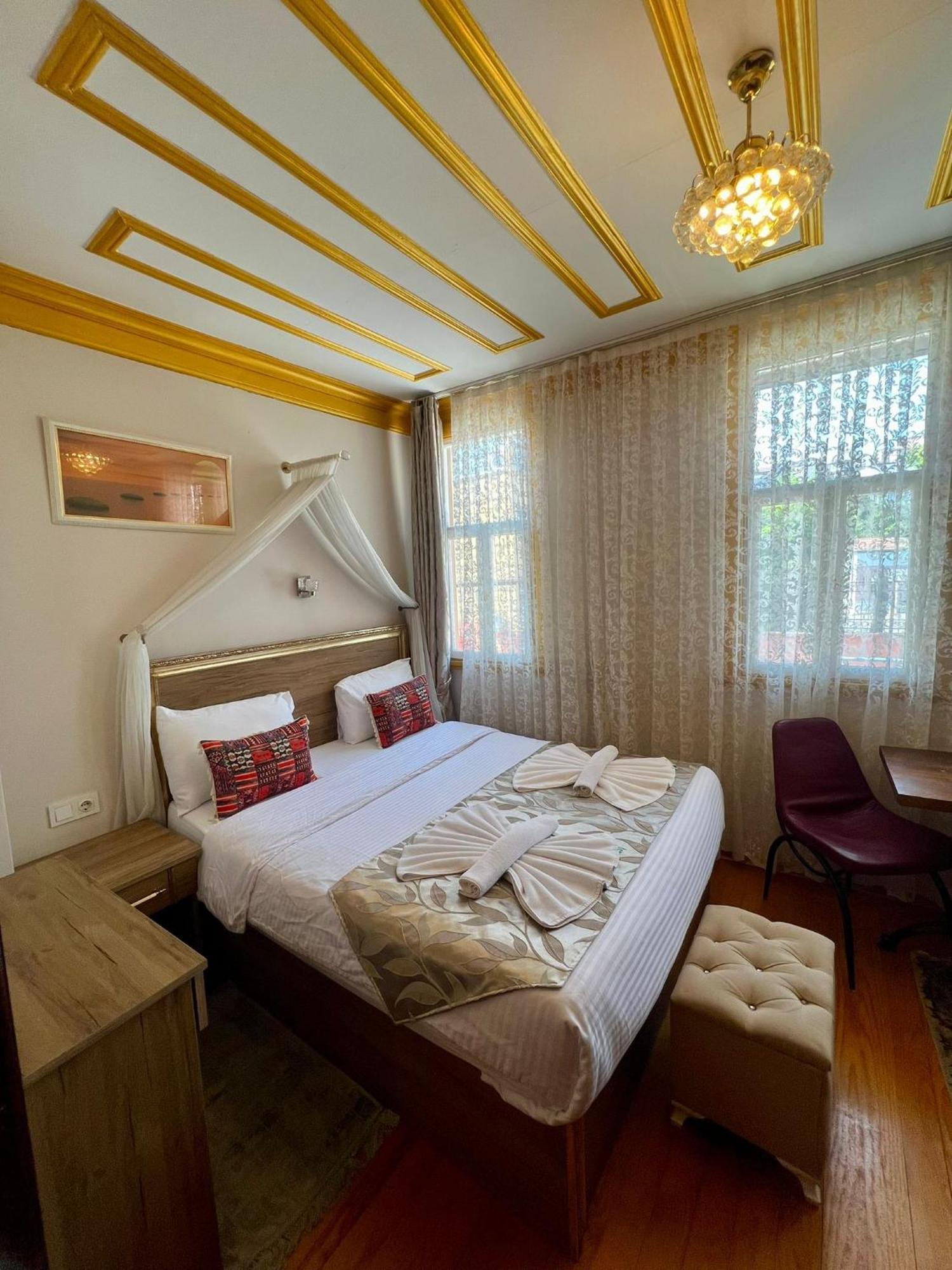 April Story * Provincia di Istanbul