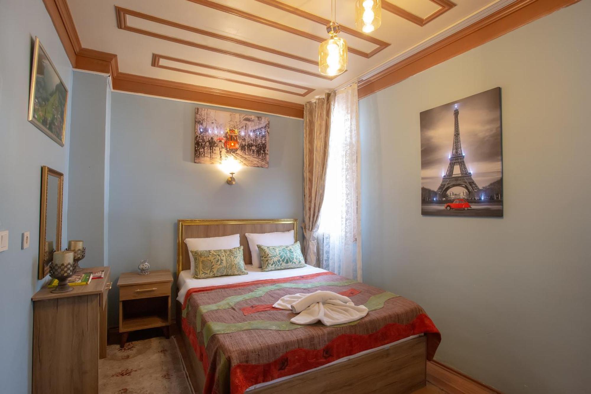 Apart Otel April Story